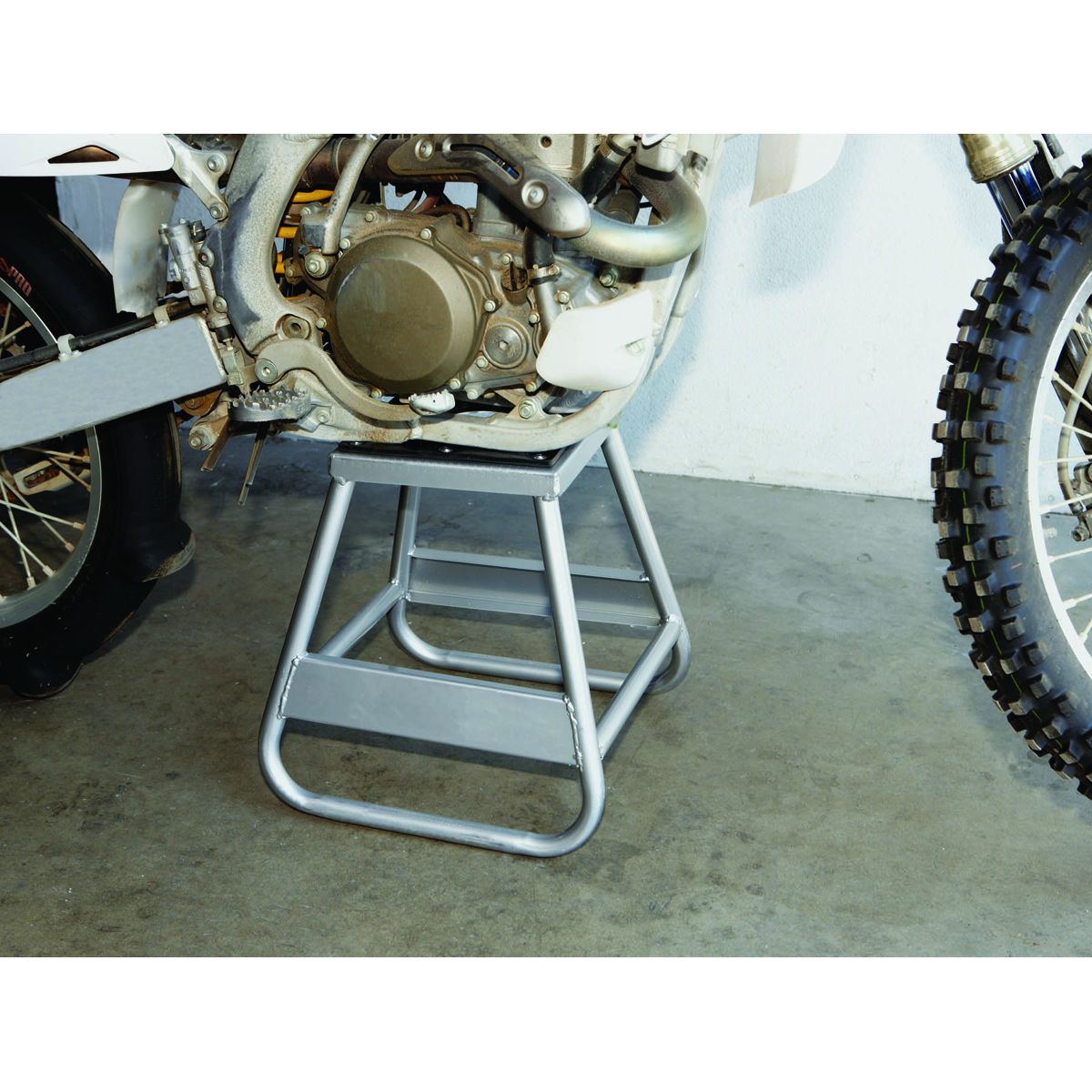1000 lb. Capacity Dirt Bike Stand R9056