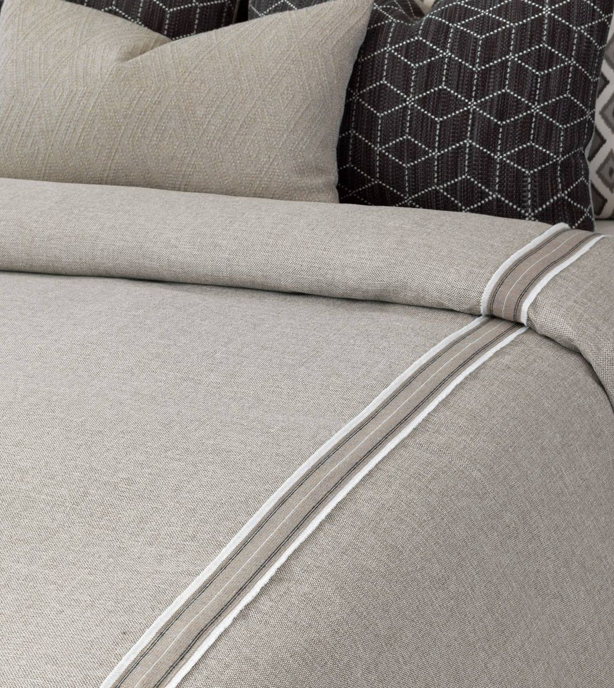 California King Button-Tufted Comforter Z7890