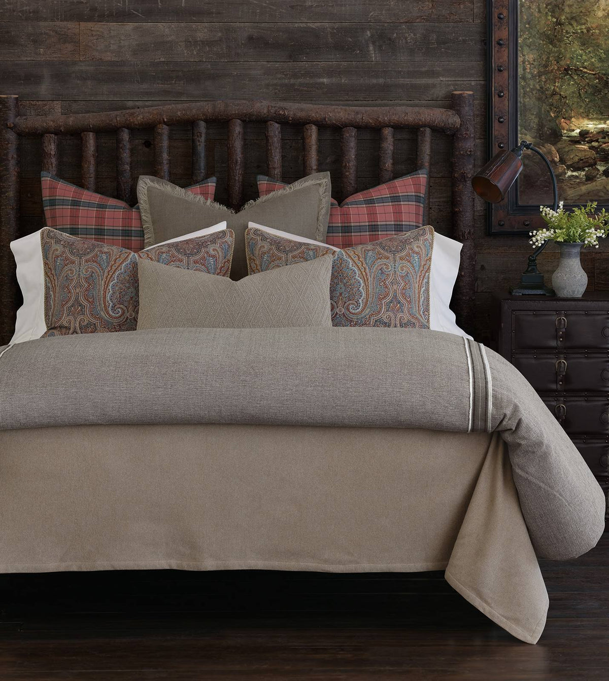 California King Button-Tufted Comforter Z7890