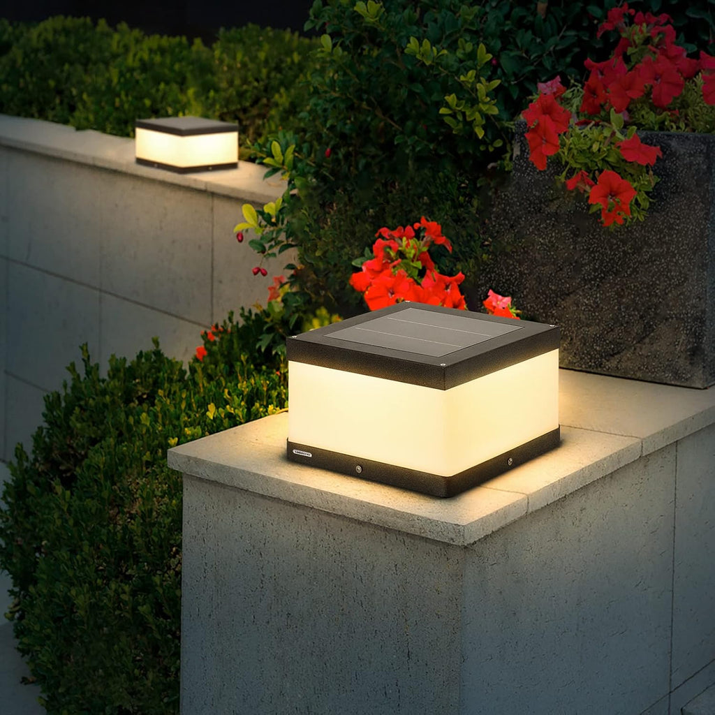 Outdoor Solar Post Cap Light with Waterproof IP54 E590