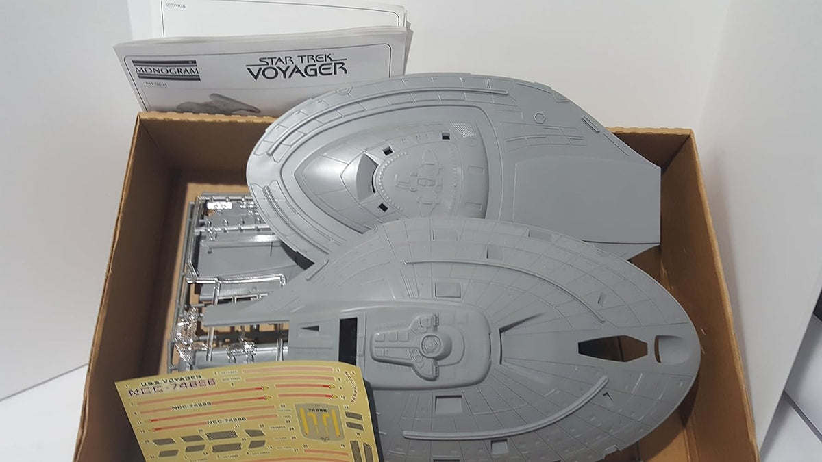 Spaceship Model Kit L53892