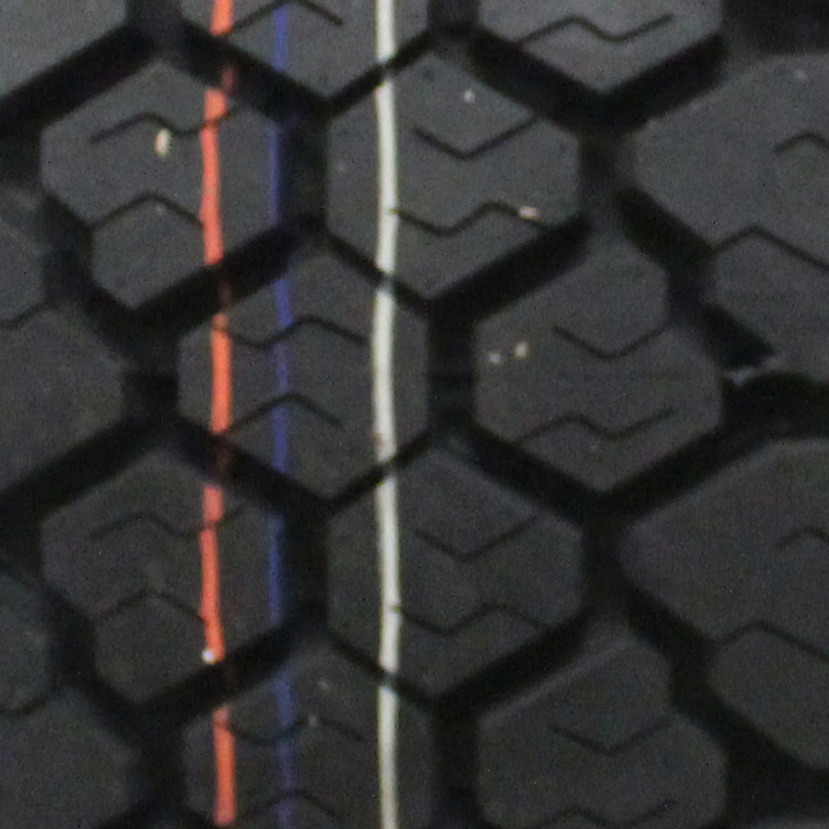 225/70R19.5 Commercial Tire V3886
